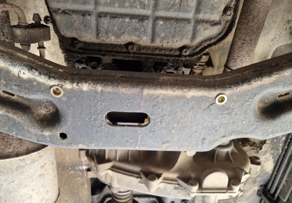 Kryt pod převodovka Jeep Cherokee - KJ