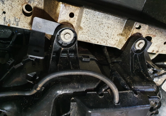 Kryt pod AdBlue Ford Transit ( 4X2, 4X4 )