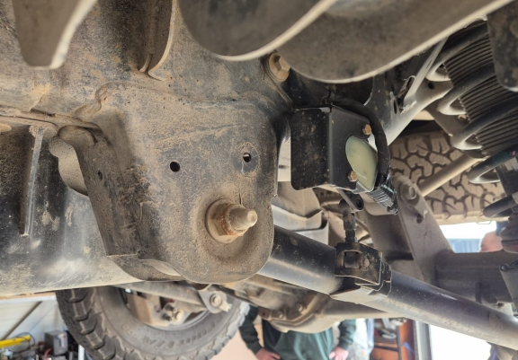 Hliníkový kryt pod motor snímače zadního ramene nápravy Ford Ranger Raptor