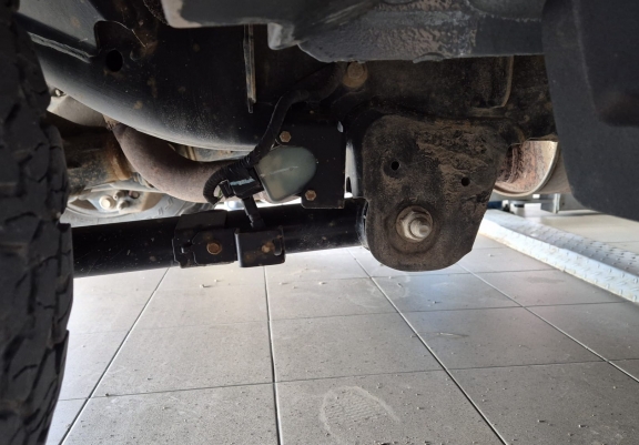 Hliníkový kryt pod motor snímače zadního ramene nápravy Ford Ranger Raptor