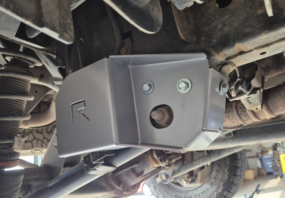 Hliníkový kryt pod motor snímače zadního ramene nápravy Ford Ranger Raptor