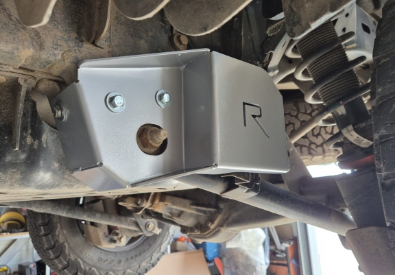 Hliníkový kryt pod motor snímače zadního ramene nápravy Ford Ranger Raptor