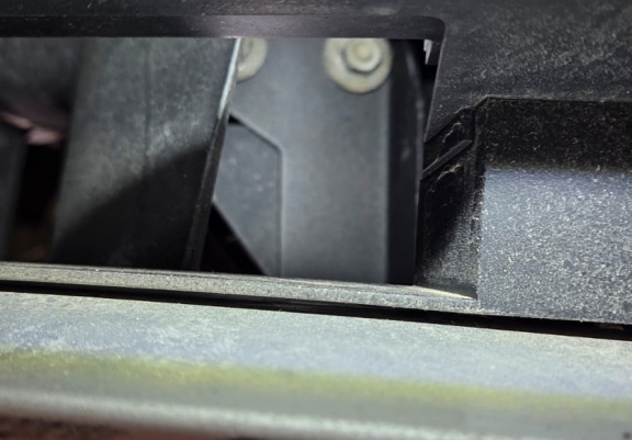 Kryt pod motor BMW Seria 5 E60/E61 standardní přední nárazník