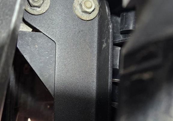 Kryt pod motor BMW Seria 5 E60/E61 standardní přední nárazník
