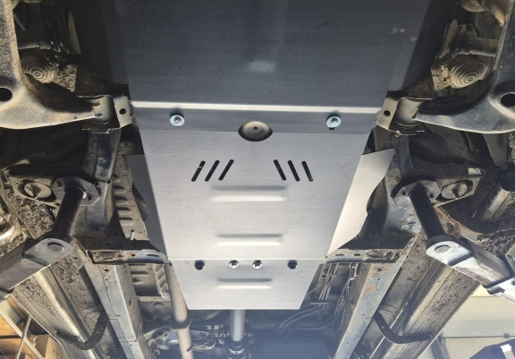 Kryt pod diferenciál Toyota Hilux