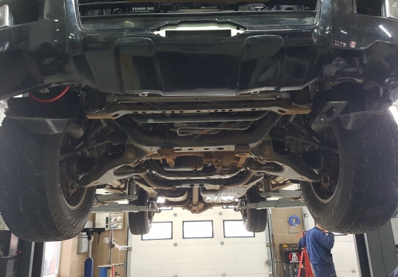 Kryt pod převodovka Lexus GX