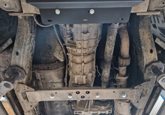 Hliník kryt pod převodovka Nissan Pathfinder