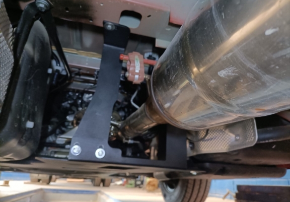 Kryt pod katalyzator/cat lock Nissan Interstar