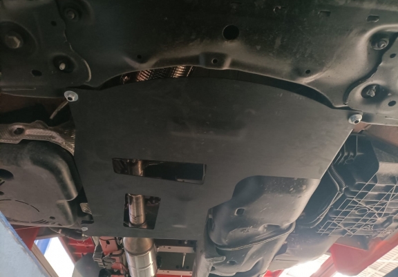 Kryt pod katalyzator/cat lock Nissan Interstar