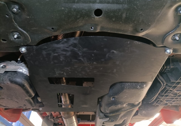 Kryt pod katalyzator/cat lock Nissan Interstar